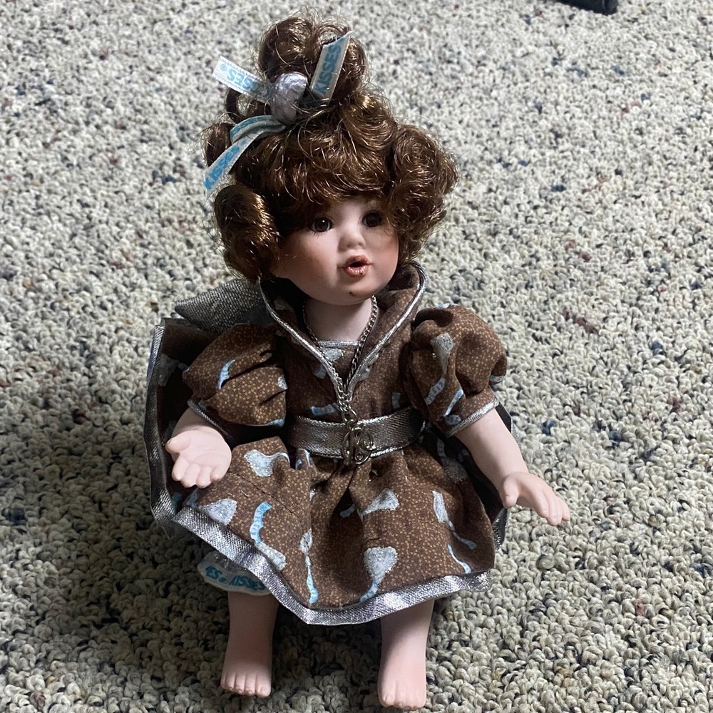 Vintage Marie Osmond Tiny Tot Porcelain Doll Hershey’s Kisses 2006 #11314